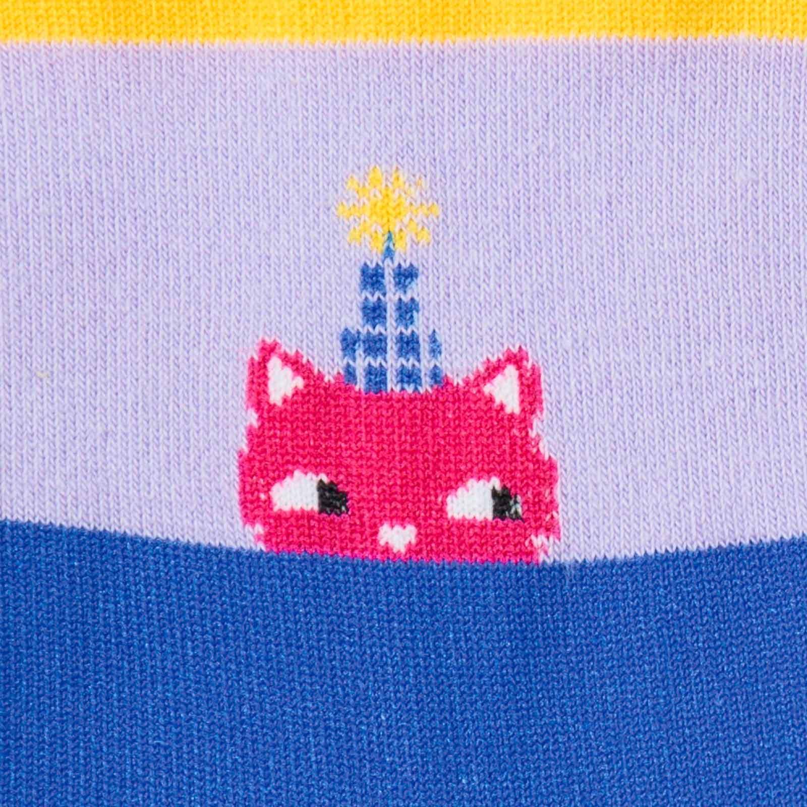 Knehøye sokker med kattefest-motiv